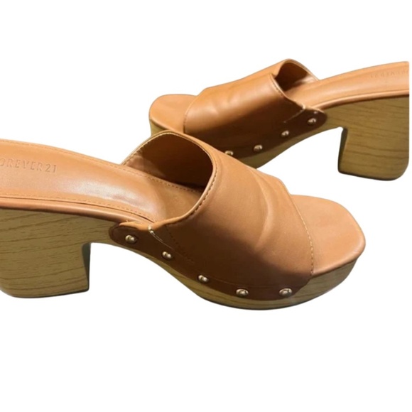 Rare FOREVER 21 Chunky Platform, Trendy & Comfy! - Picture 2 of 5